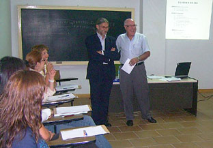 InauguraciÃ³n de los cursos de la Mancomunidad Tierras de Medina. A la derecha su presidente, Alfonso HernÃ¡ndez.