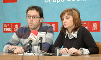 Oscar RodrÃ­guez y Ana VÃ¡zquez durante la rueda de prensa en la Casa del Peso