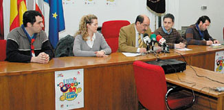 El alcalde de la villa y el presidente de Asde, durante la rueda de prensa